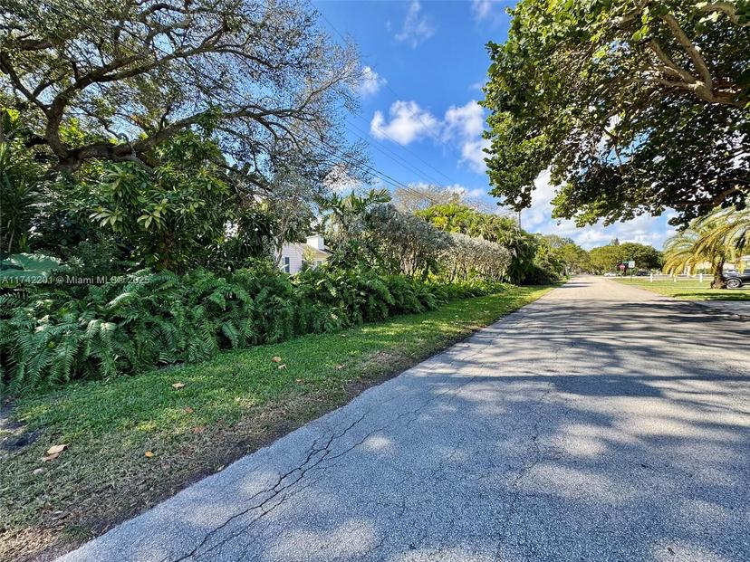 Picture of 194 NW 91St St, El Portal FL 33150