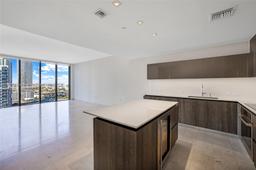 Picture of 68 SE 6Th St # 2010, Miami, FL 33131
