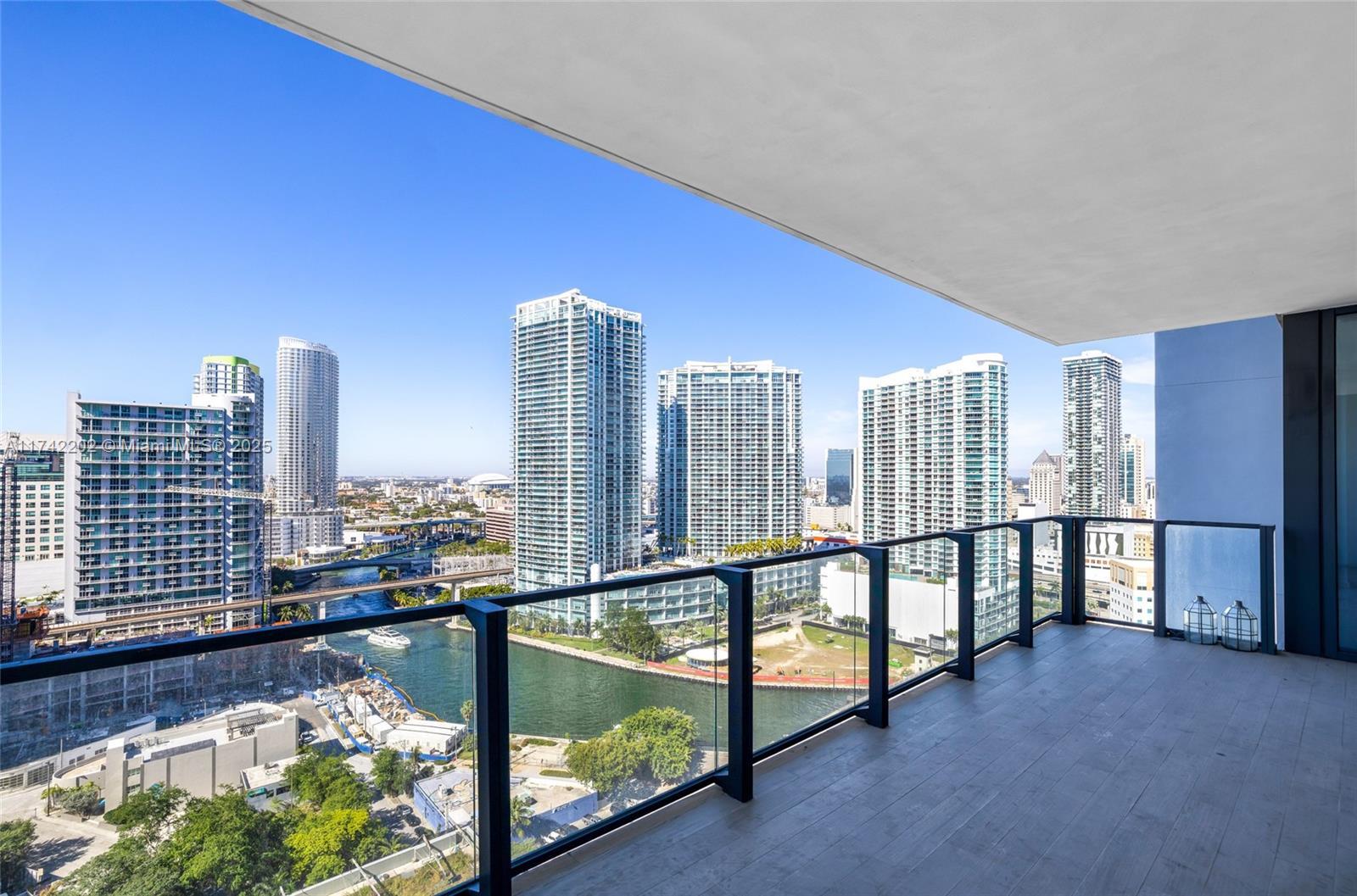 Picture of 68 SE 6Th St # 2010, Miami, FL 33131