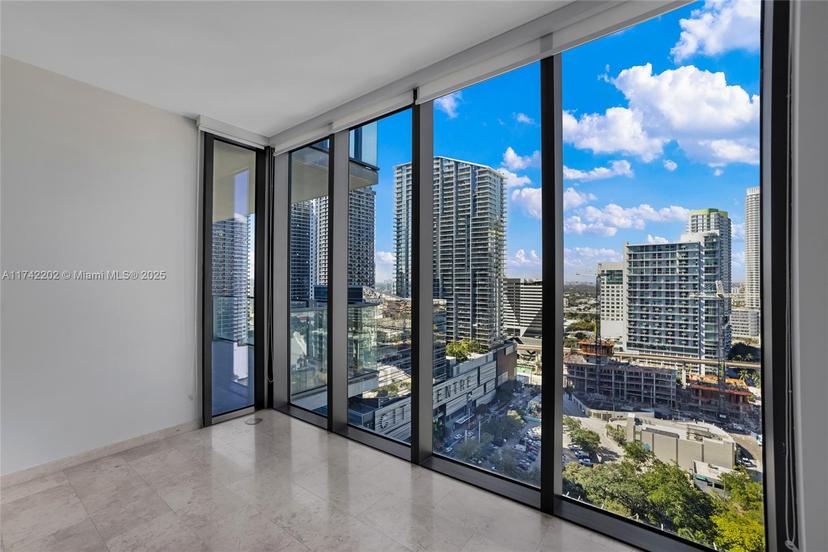 Picture of 68 SE 6Th St # 2010, Miami FL 33131