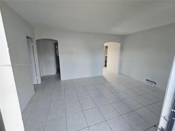 Picture of 910 E 11Th Pl, Hialeah, FL 33010