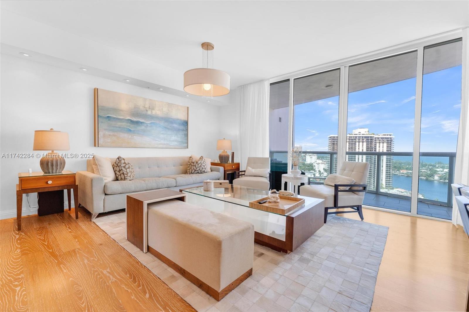 Picture of 19400 Turnberry Way # 2011, Aventura, FL 33180