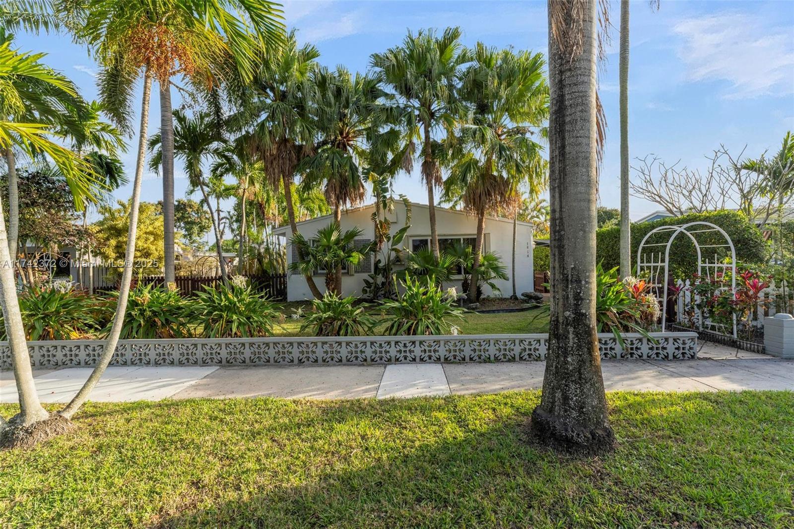 Picture of 1614 Fletcher St, Hollywood, FL 33020