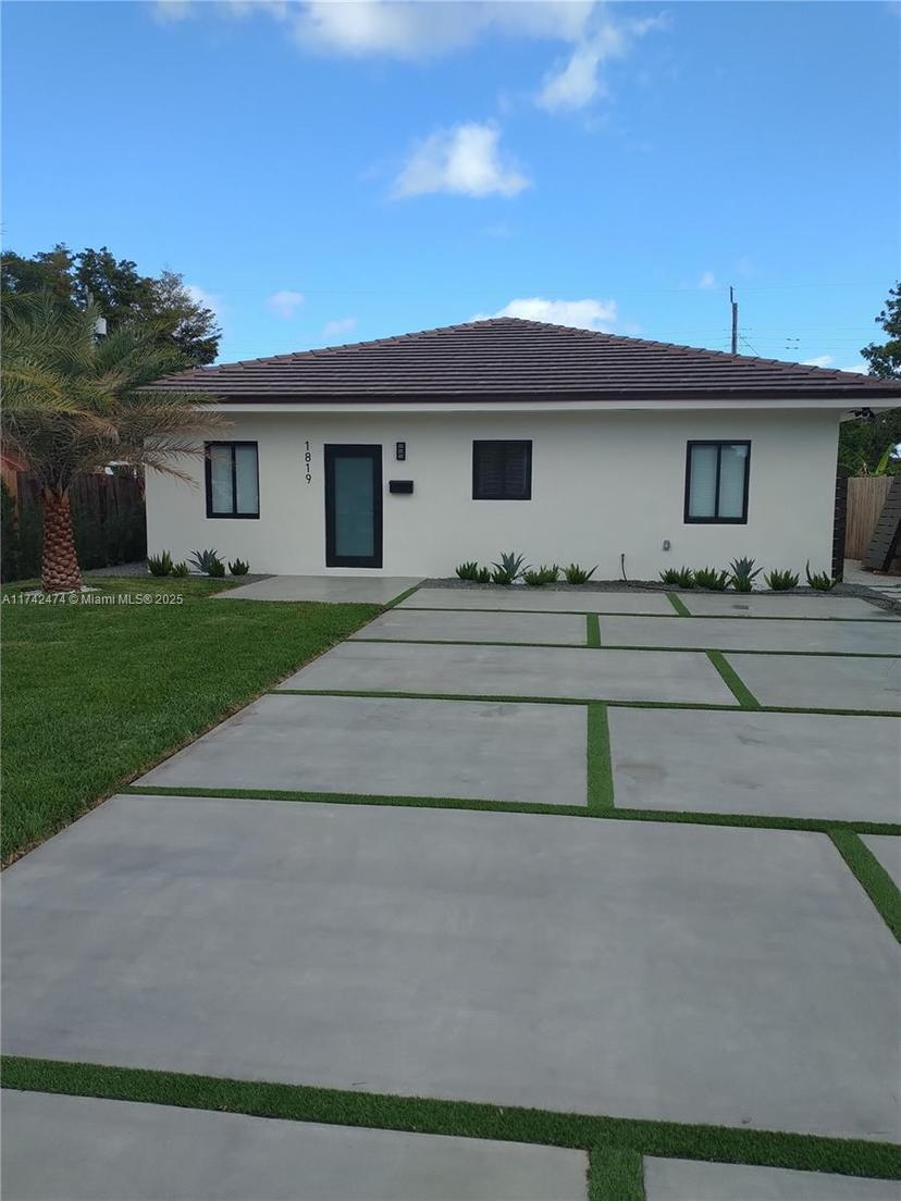 Picture of 1819 NE 182Nd St, North Miami Beach FL 33162