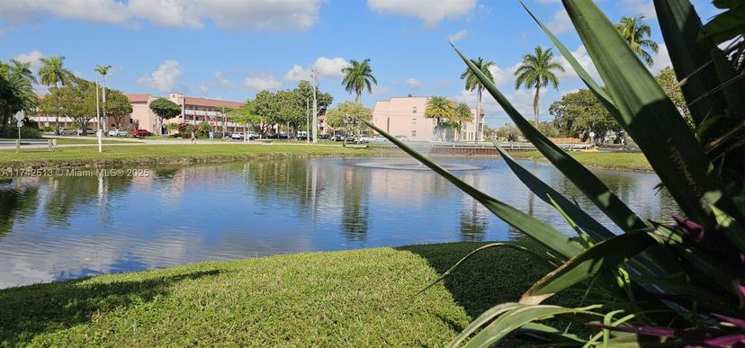 Picture of 9380 Sunrise Lakes Blvd # 103, Sunrise FL 33322