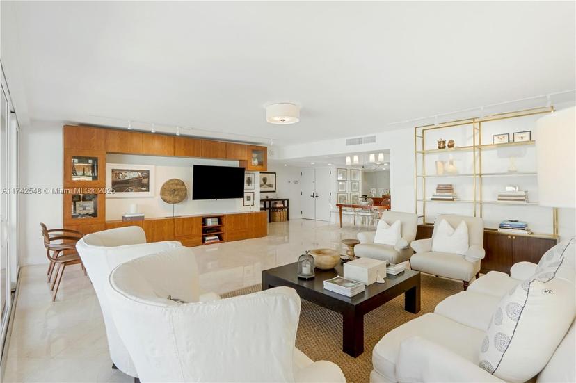 Picture of 3 Grove Isle Dr # C507, Miami FL 33133