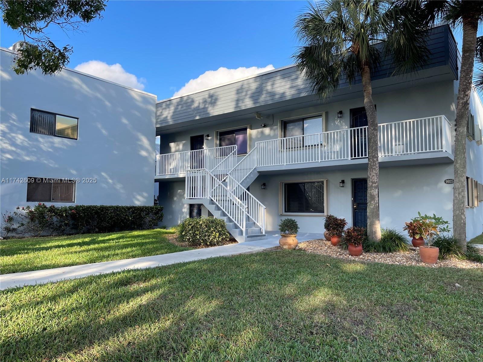 Picture of 9925 NW 68Th Pl # 208, Tamarac, FL 33321