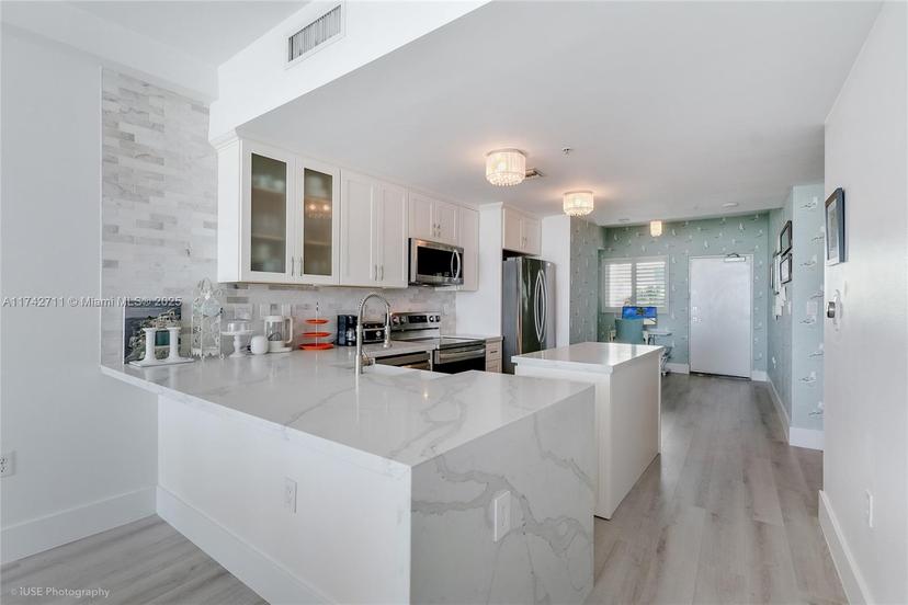 Picture of 6580 Indian Creek Dr # 304, Miami Beach FL 33141