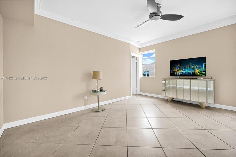 Picture of 1559 Michigan Ave # 303, Miami Beach FL 33139