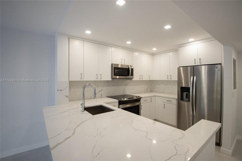 Picture of 55 Ocean Lane Dr # 1026, Key Biscayne FL 33149