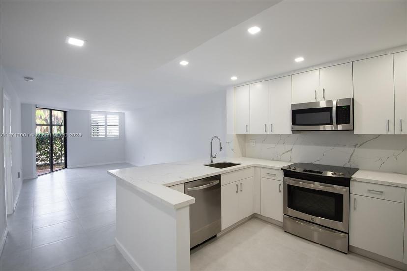 Picture of 55 Ocean Lane Dr # 1026, Key Biscayne FL 33149