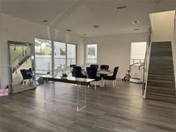 Picture of 7525 NW 101St Pl, Doral, FL 33178