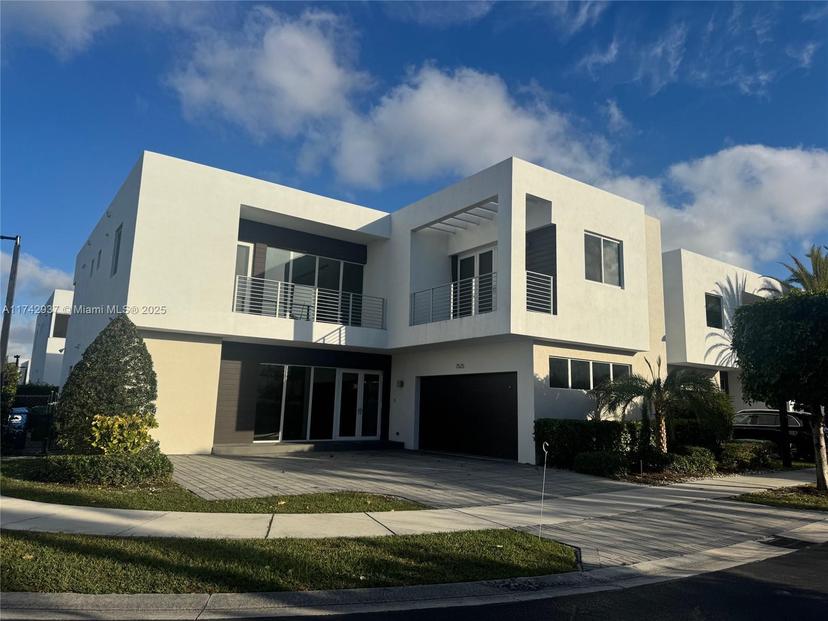 Picture of 7525 NW 101St Pl, Doral FL 33178