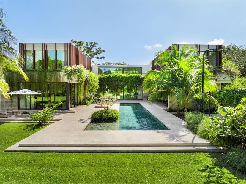 Picture of 4725 Davis Rd, Miami FL 33143