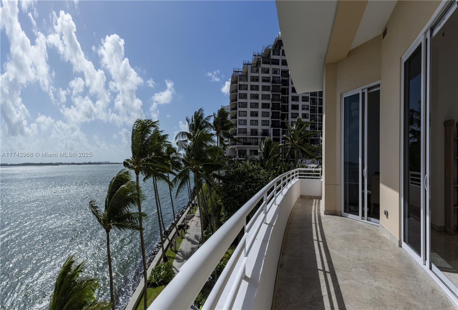 Picture of 808 Brickell Key Dr # 404, Miami, FL 33131