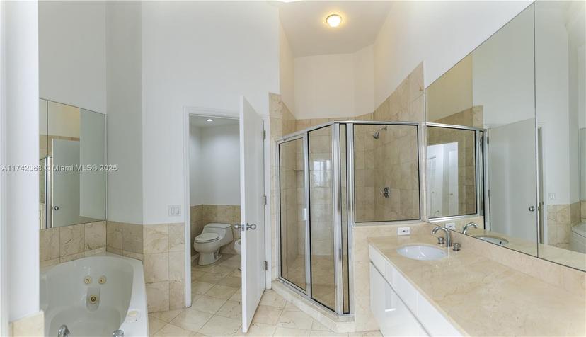 Picture of 808 Brickell Key Dr # 404, Miami FL 33131