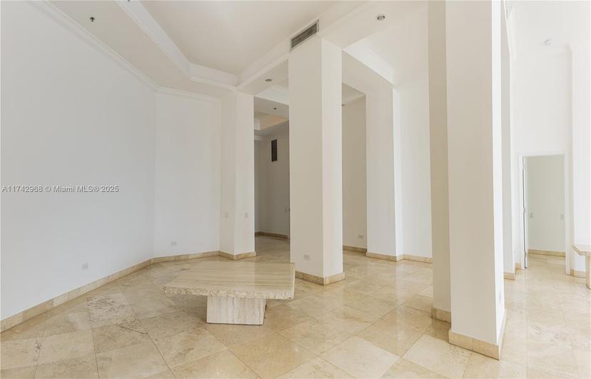 Picture of 808 Brickell Key Dr # 404, Miami FL 33131