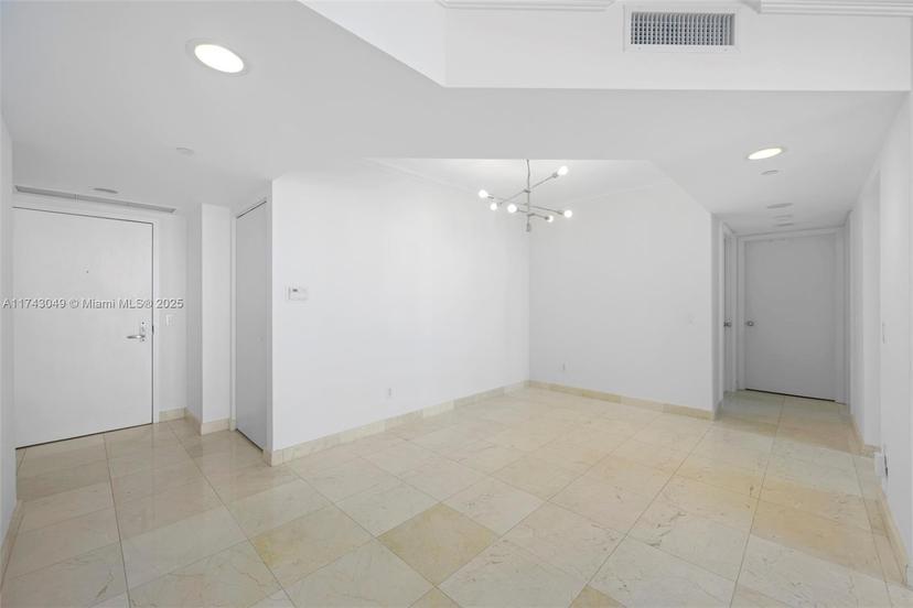 Picture of 21055 Yacht Club Dr # 1707, Aventura FL 33180