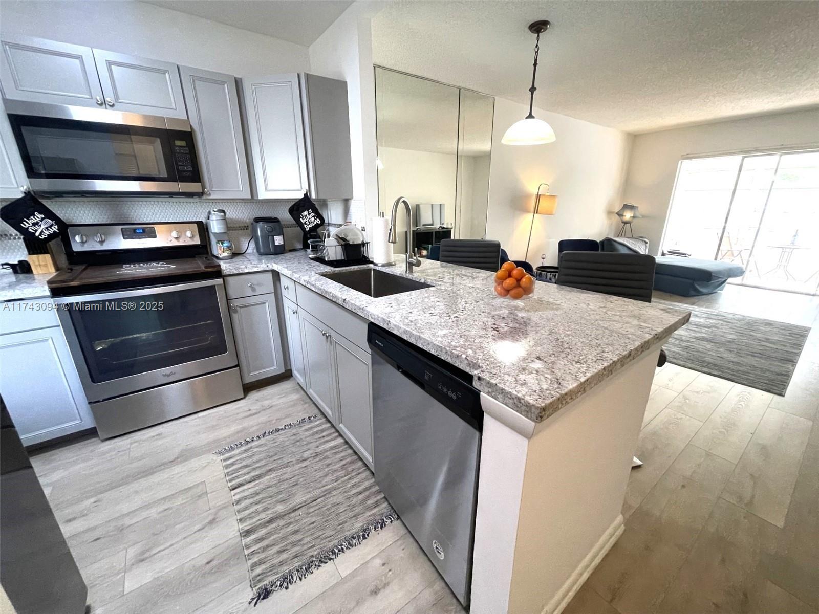 Picture of 5102 NW 36Th St # 611, Lauderdale Lakes, FL 33319