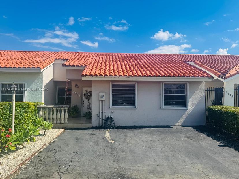 Picture of 4609 SW 143Rd Pl, Miami FL 33175
