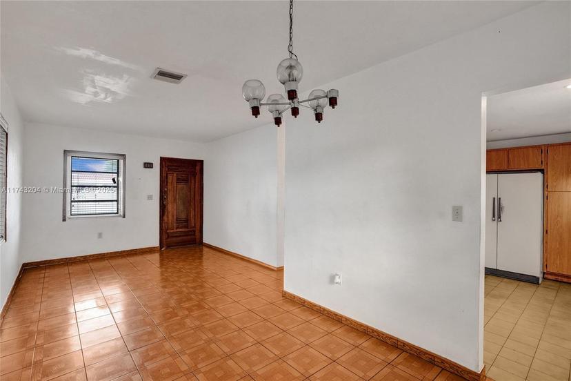Picture of 660 E 8Th Ln, Hialeah FL 33010