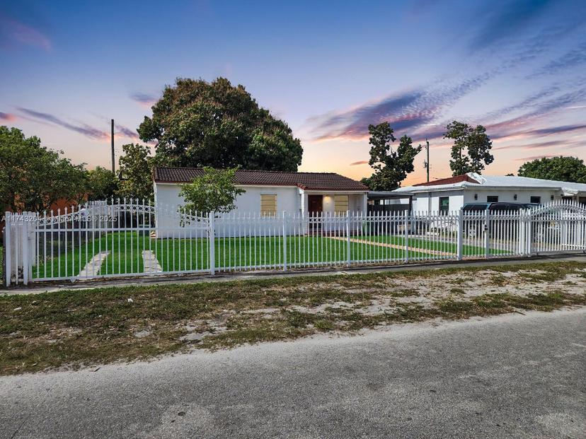 Picture of 660 E 8Th Ln, Hialeah FL 33010