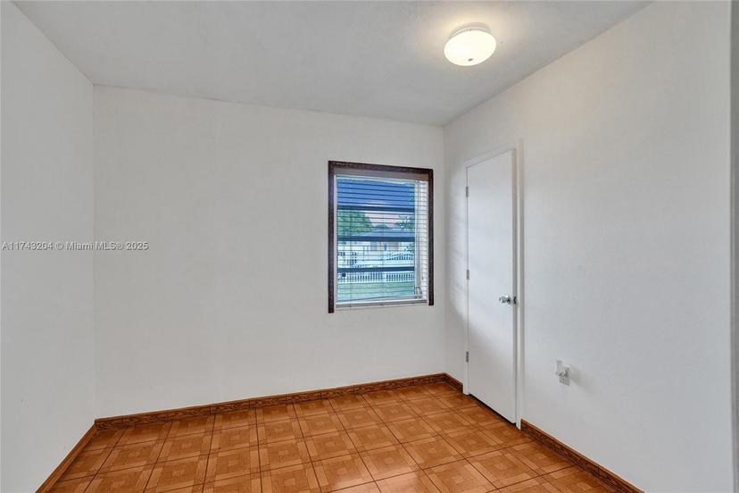 Picture of 660 E 8Th Ln, Hialeah FL 33010