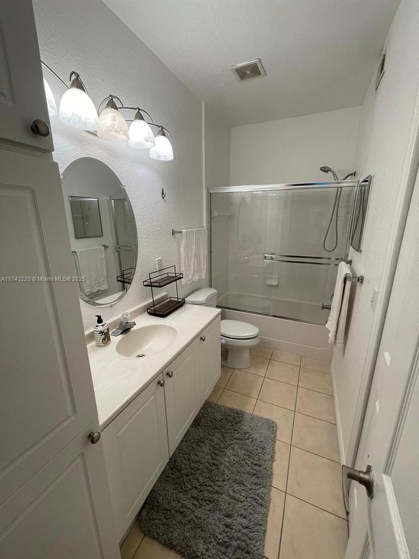 Picture of 2519 Lancien Ct # 5, Orlando FL 32826