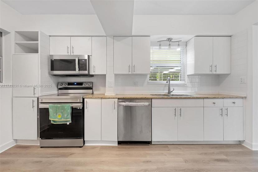 Picture of 535 NE 158Th St, Miami FL 33162