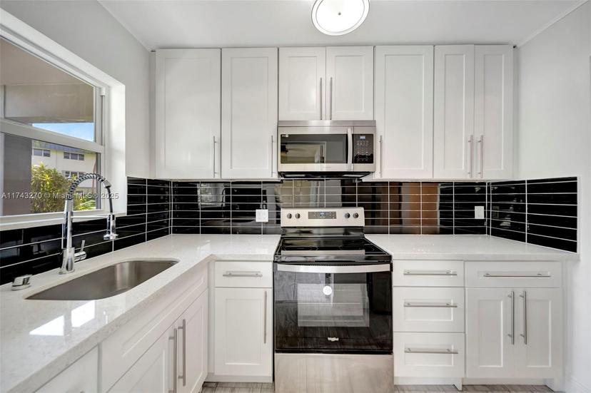 Picture of 270 Layne Blvd # 106, Hallandale Beach FL 33009