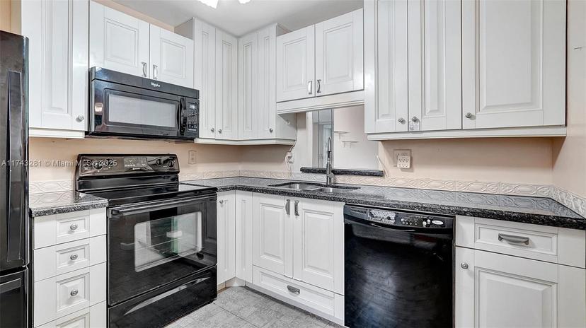 Picture of 900 NE 12Th Ave # 206, Hallandale Beach FL 33009