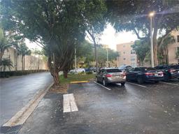 Picture of 9481 Evergreen Pl # 104, Davie, FL 33324