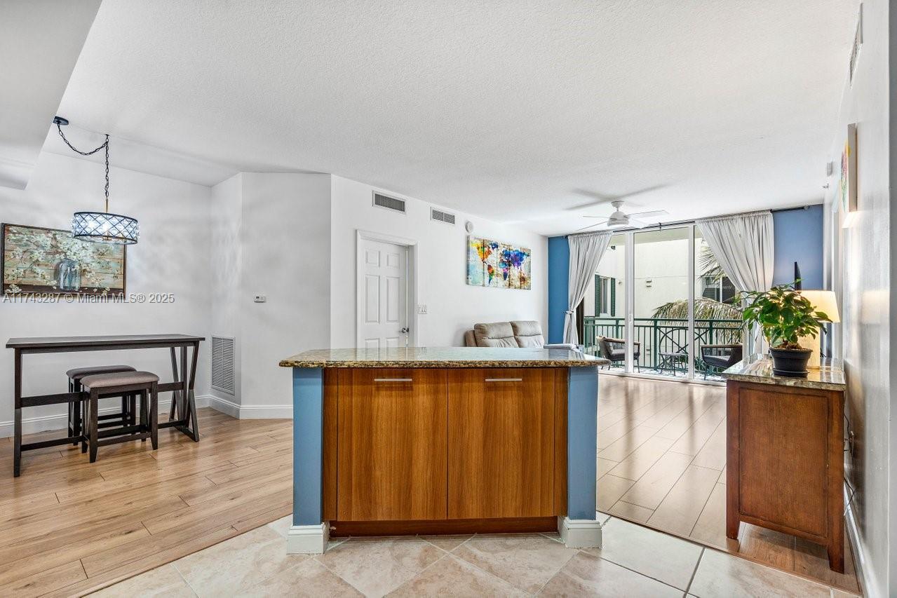 Picture of 510 NW 84Th Ave # 442, Plantation, FL 33324