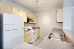 Picture of 2665 SW 37Th Ave # 610, Miami, FL 33133