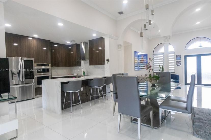 Picture of 7005 W 5Th Ave, Hialeah FL 33014