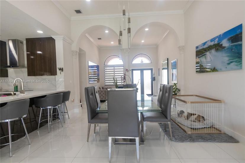 Picture of 7005 W 5Th Ave, Hialeah FL 33014