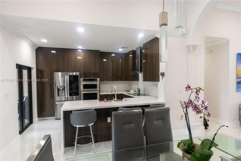 Picture of 7005 W 5Th Ave, Hialeah FL 33014