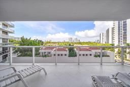 Picture of 20281 E Country Club Dr # 403, Aventura, FL 33180