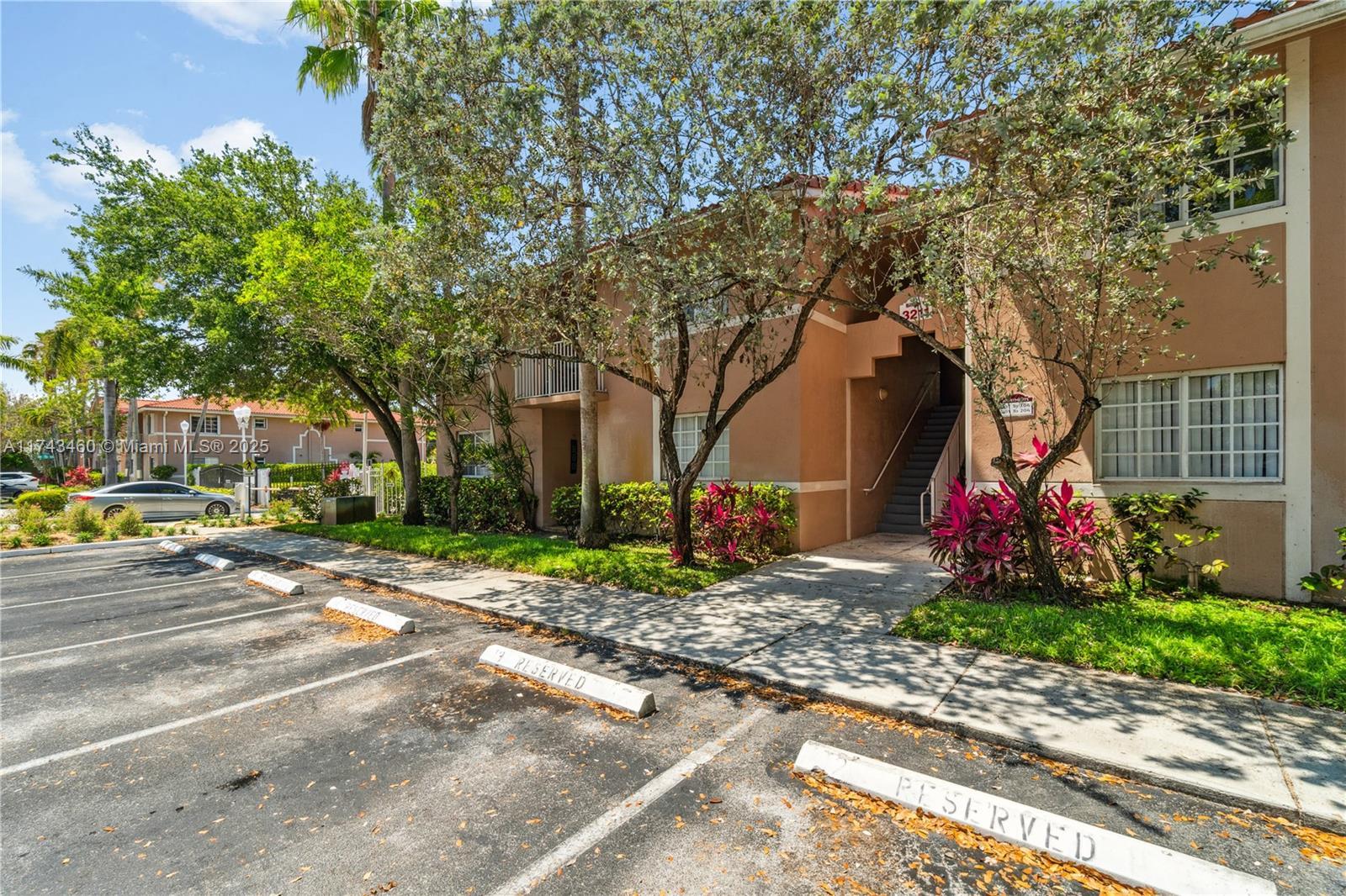 Picture of 3211 Sabal Palm Mnr # 202, Davie, FL 33024