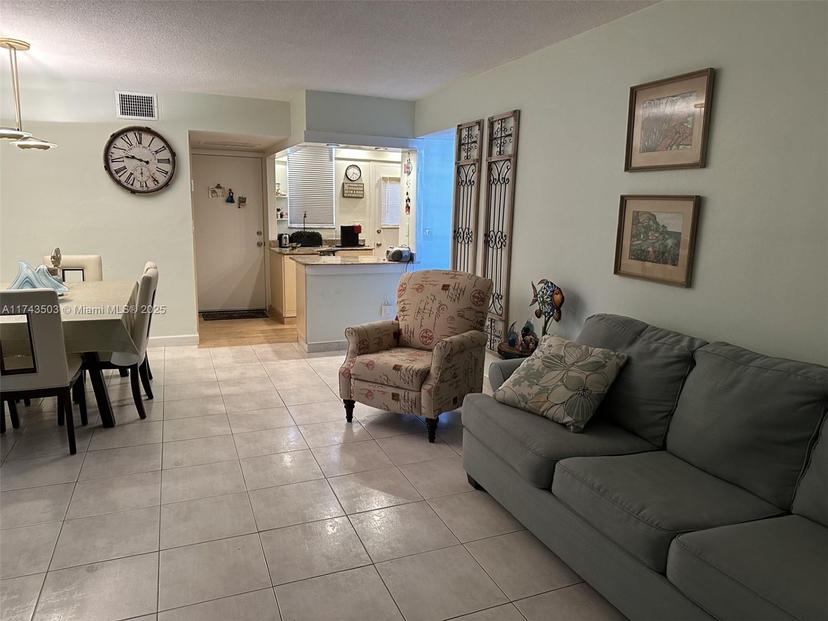 Picture of 2903 Point East Dr # K414, Aventura FL 33160