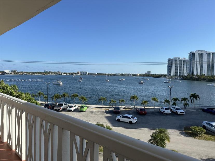 Picture of 2903 Point East Dr # K414, Aventura FL 33160
