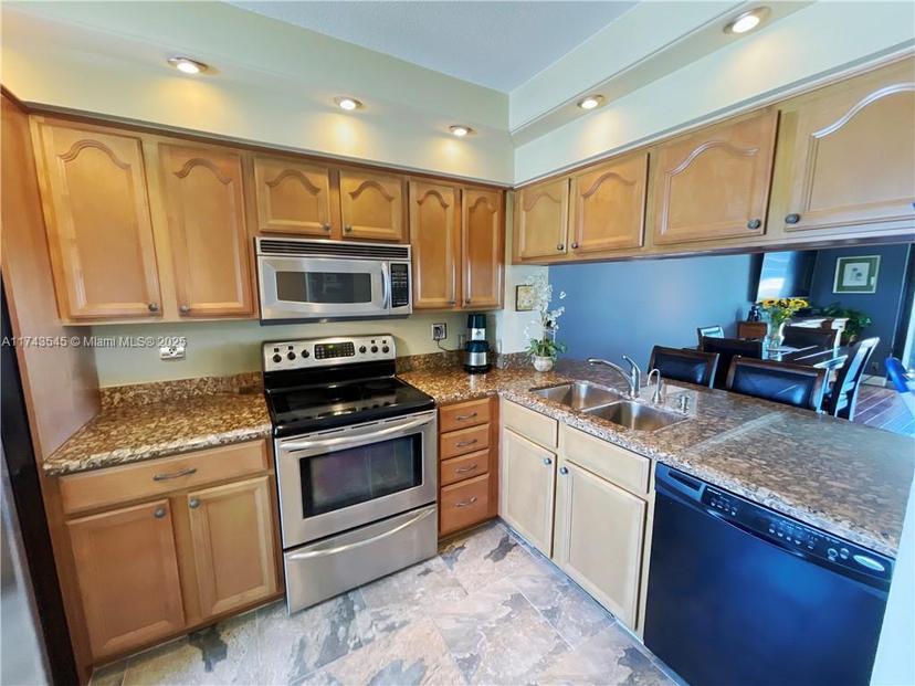 Picture of 2300 NE 33Rd Ave # 606, Fort Lauderdale FL 33305