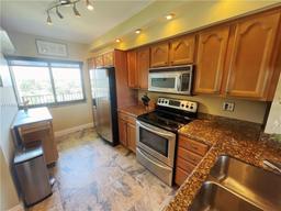 Picture of 2300 NE 33Rd Ave # 606, Fort Lauderdale, FL 33305