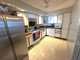 Picture of 6423 Collins Ave # 809, Miami Beach, FL 33141