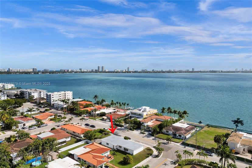Picture of 1701 S Treasure Dr, North Bay Village FL 33141