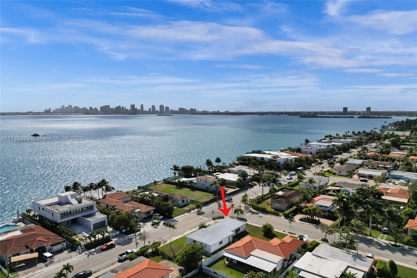 Picture of 1701 S Treasure Dr, North Bay Village, FL 33141