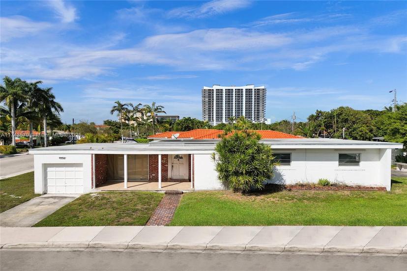 Picture of 1701 S Treasure Dr, North Bay Village FL 33141