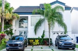 Picture of 220 NE 211Th St, Miami, FL 33179