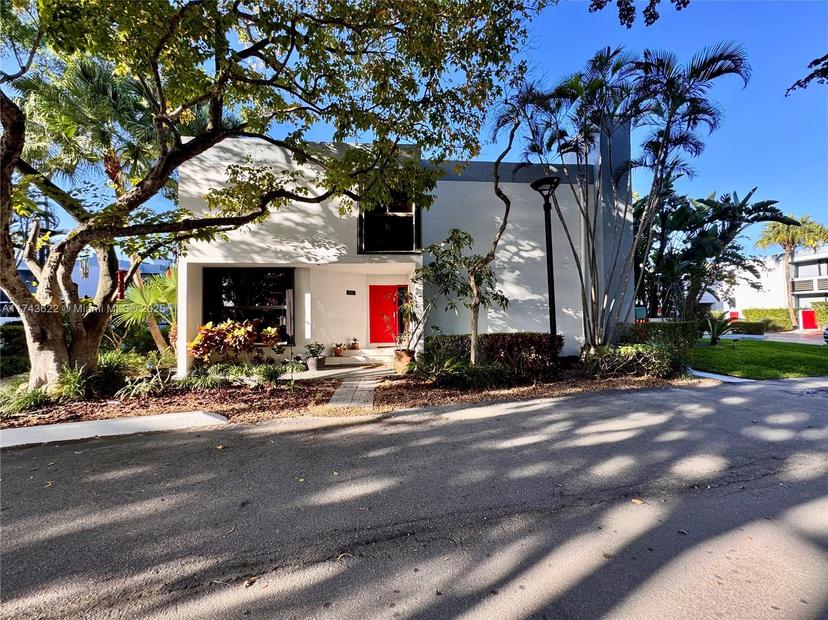 Picture of 3007 NE 183Rd Ln # 7, Aventura FL 33160