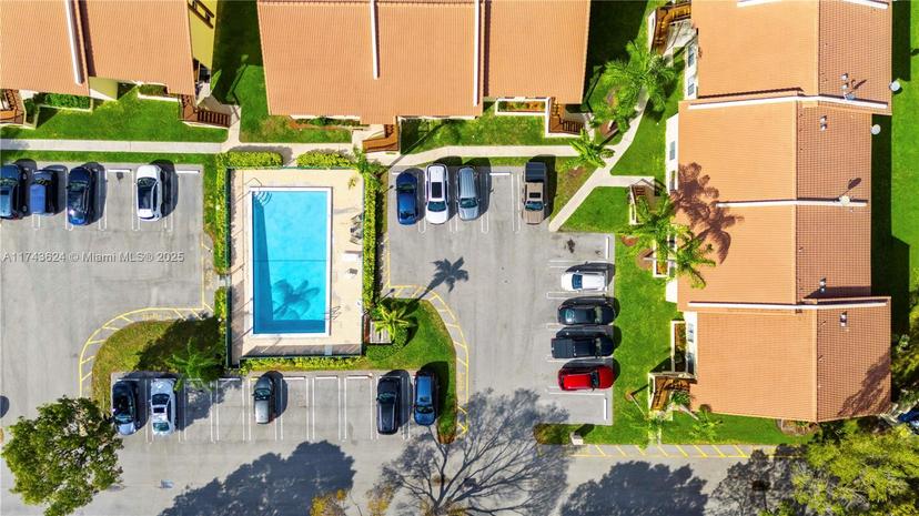 Picture of 2576 Riverside Dr # 415, Coral Springs FL 33065